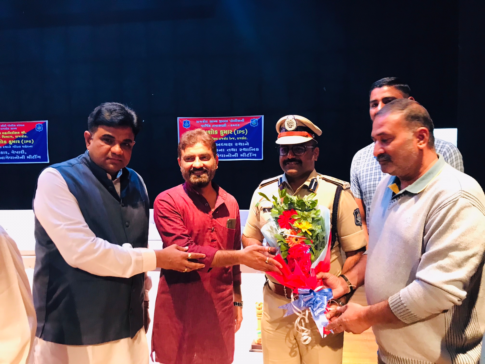 Honor ceremony of the President of the organization by the Home Department