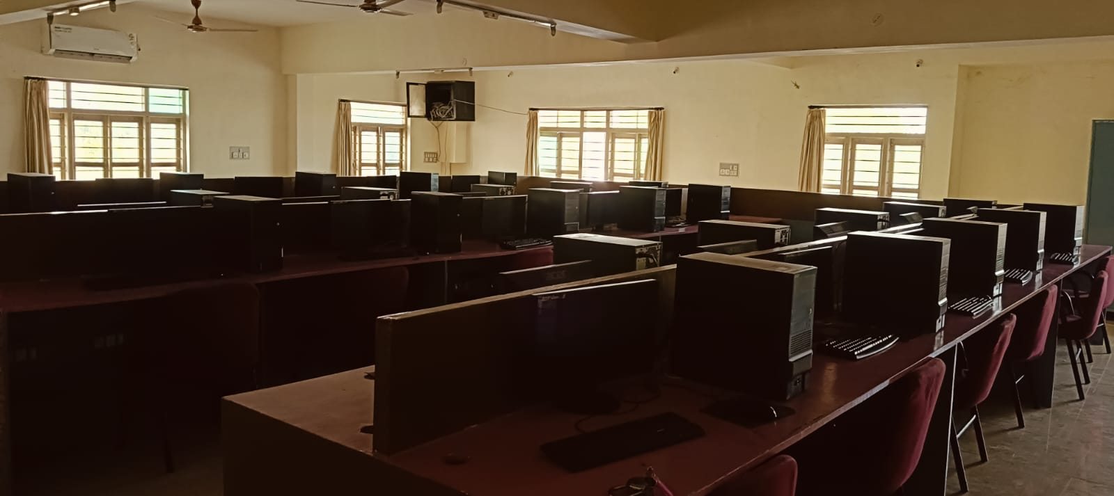 COMPUTER LAB